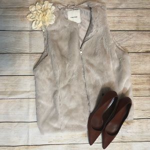 Maurice’s Fur Vest Size Medium EUC